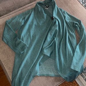 Green super soft sweater with one button